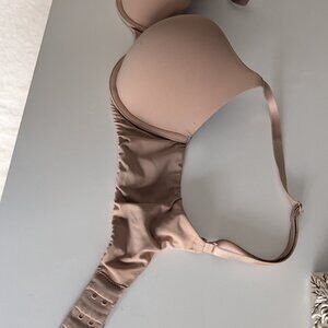 victorias secret nude beige Bra t shirt push up full coverage 32c
